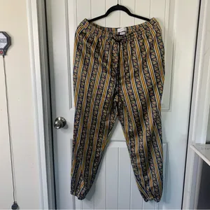 Urban Outfitters two pieces satin floral pajamas loungewear set‎ size medium thumbnail 4