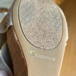 Lucky Brand Miller Wedge Criss Cross Strap Sandals Studded Light Beige Sz 8.5 thumbnail 5