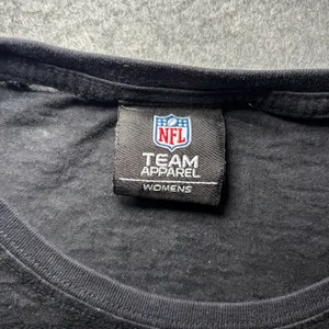 NFL TEAM APPAREL Women L Black Graphic Tee thumbnail 2