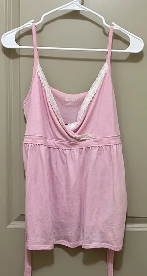 Hollister Top thumbnail 1