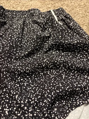 Xersion Women’s Black & White Mid Rise Activewear Shorts Large thumbnail 2