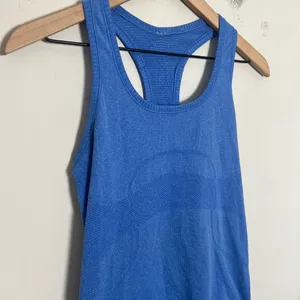 LULULEMON- Swiftly Tech Racerback Heathered Pipe Dream Blue Size 6 thumbnail 3