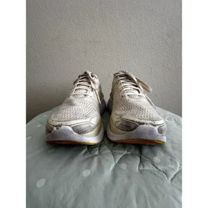 Saucony Endorphin Shift Women’s Running Shoes Beige/White/Yellow size 10.5 thumbnail 3