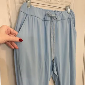 Sage Collective Women's Dusty Blue High Rise Drawstring Activewear Joggers L EUC thumbnail 3