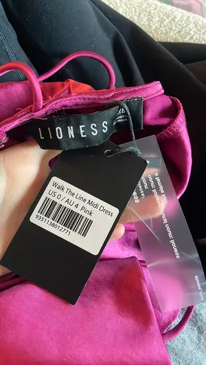 Lioness dress  thumbnail 2
