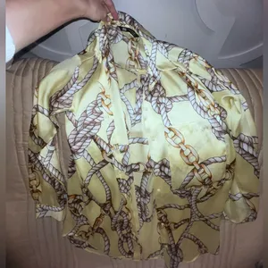 Zara XSmall Yellow satin blouse thumbnail 4