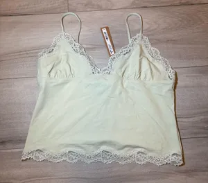 Skims fits everybody lace triangle cami in Spearmint thumbnail 2