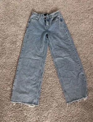 White fox low rise baggy jeans thumbnail 1