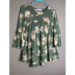 Chris & Carol Green Babydoll Bell Sleeves Top Size Large thumbnail 2