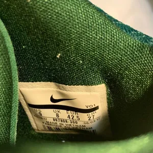 Nike Green Low tops. Size 9. thumbnail 6
