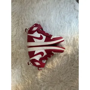 Air Jordan 1 Hi FlyEase Cardinal Red US 5 Youth / Women’s 6 thumbnail 10