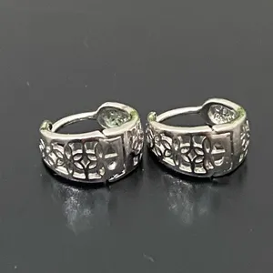 925 Signed Sterling Silver Flower Filigree Huggie Mini Hoop Earrings 3g. thumbnail 5
