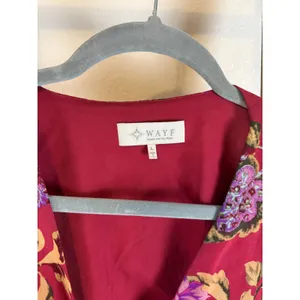 WAYF Cropped Long Sleeve Red Floral Tie Front Open Elastic Waist Blouse Size L thumbnail 2