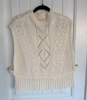 Sweater Top Boutique thumbnail 1