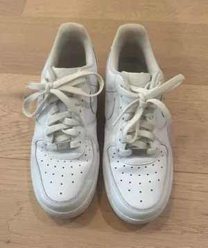 Nike Air Force 1 thumbnail 1