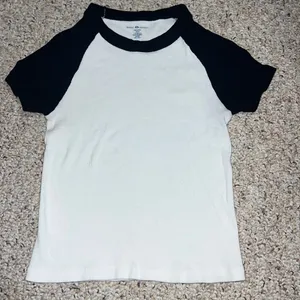 Brandy Melville Bella Top thumbnail 1