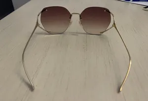 Sunglasses thumbnail 4