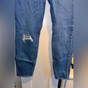 Levi’s Wedgie Straight Distressed Jeans thumbnail 6
