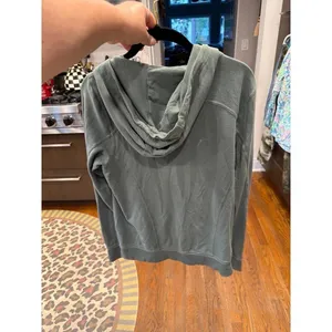 Lululemon‎ full-zip hoodie, likely the "Press Pause Jacket" green 10 thumbnail 4
