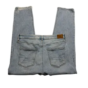 American Eagle Strigid Mom Jeans 10 Short Light Wash High Rise 90s thumbnail 3