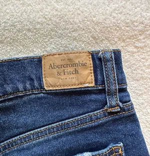 Abercrombie High Rise Shorts thumbnail 3