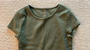 American Eagle Green Tee thumbnail 8