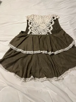 Hayden LA Olive Tiered Crochet Lace Trim Tank - NWT - Size L thumbnail 4