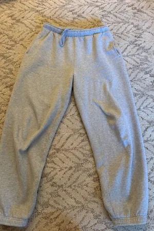 Aritzia Mega Fit Sweatfleece sweatpants thumbnail 1