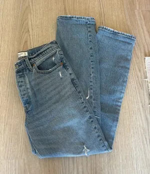 Abercrombie and Fitch the Dad High Rise Jeans thumbnail 1