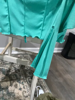 SheIn Cropped Long Sleeve Green Top thumbnail 3