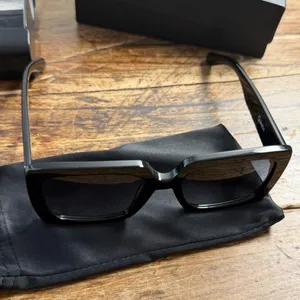 Quince Barcelona Polarized Black Oversized Sunglasses NIB‎ thumbnail 4