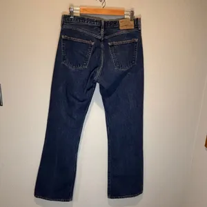 Abercrombie & Fitch Vintage Dark Wash Wide Leg Jeans - size 10 thumbnail 4