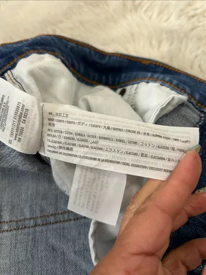 Abercrombie & Fitch The Mom High Rise Jeans thumbnail 8
