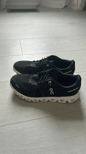 On Cloud Running Shoes thumbnail 6