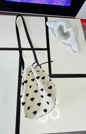 Knit Heart Pattern Drawstring Bucket Crossbody Bag 🖤✨ White thumbnail 8