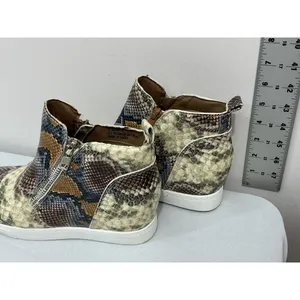 Womans Rouge Rose Snake Print Size 9 Hidden Wedge Sneaker Booties thumbnail 4