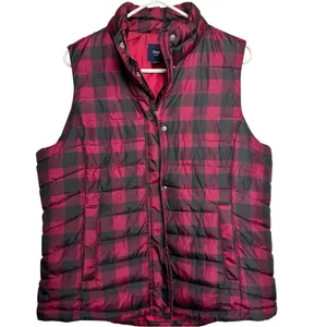 GAP Red and Black Buffalo Plaid Puffer Zipper Button Closure Vest Sz L thumbnail 2