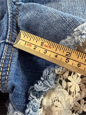 Altar'd State Women’s Cutoff White Lace Fringe Distressed Boho Jean Shorts Sz 27 thumbnail 12