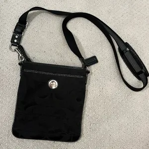 🖤 Black Coach Purse thumbnail 1