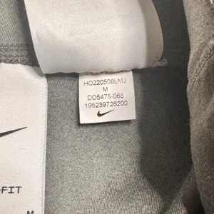 Nike Therma-FIT Womens Medium Gray Athletic‎ Leggings Dri-FIT Athleisure thumbnail 7
