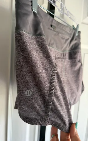 Lululemon Athletic Running Shorts Gray Lined 4" Inseam Women's Size: 6 thumbnail 5