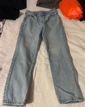 American Eagle Strigid Mom Jeans Light Wash thumbnail 1