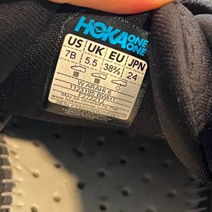 Hoka arahi 6 black and white shoes *no insoles* size 7B women thumbnail 7