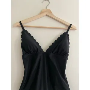 J. CREW Scalloped Black One Piece Swimsuit Size Small thumbnail 8