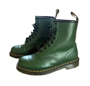 Dr Martens Air Cushioned 1460 8 Hole Green Leather Combat Ankle Boots Womens 7 thumbnail 1