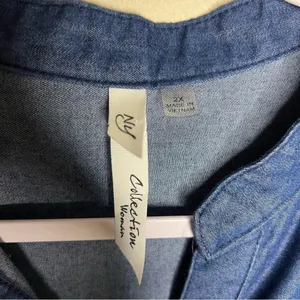 NY Collection Woman Dark Wash Cotton Chambray‎ Flutter Sleeve Button Front Top thumbnail 5