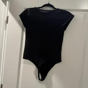 Aritzia Wilfred Free Black Bodysuit Scoop Neck Small thumbnail 3