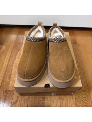 Size 11 US Women’s Koolaburra by UGG W Burree Platform Chestnut ( 2 LEFT SHOES) thumbnail 7