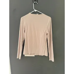Yogalicious Heavenly Rib Kathleen Long Sleeve Top Beige Ribbed Shelf Bra Large thumbnail 5