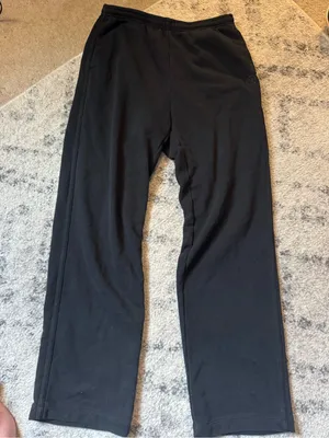 Vuori Sedona Straight Leg Black Relaxed Sweatpants thumbnail 1